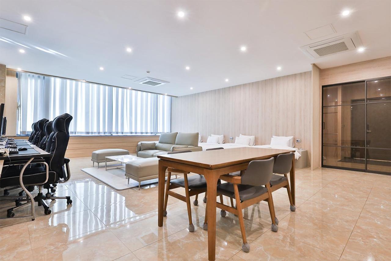 Seomyeon Ib Hotel Busan Dış mekan fotoğraf