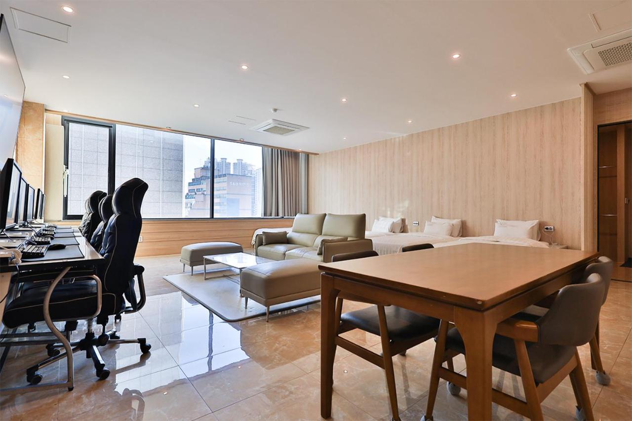 Seomyeon Ib Hotel Busan Dış mekan fotoğraf