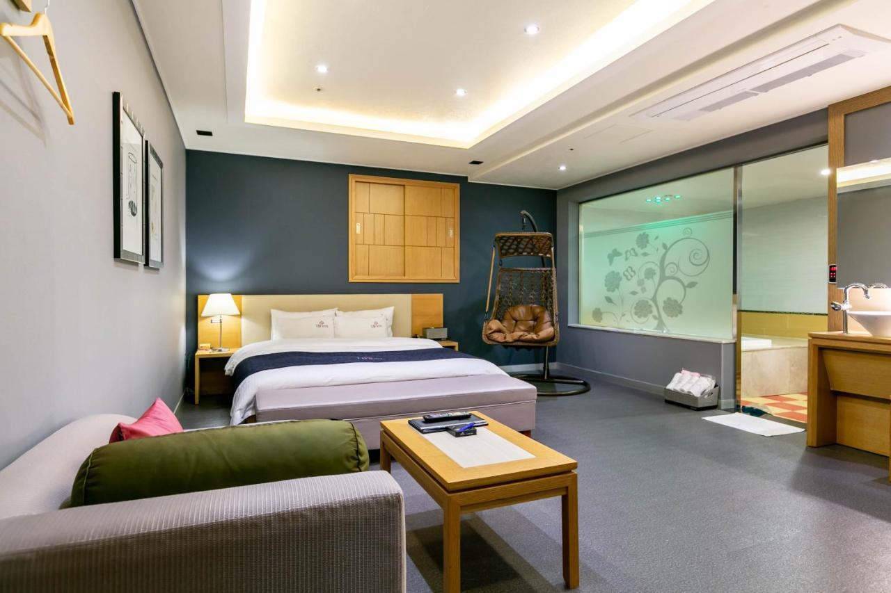 Seomyeon Ib Hotel Busan Dış mekan fotoğraf