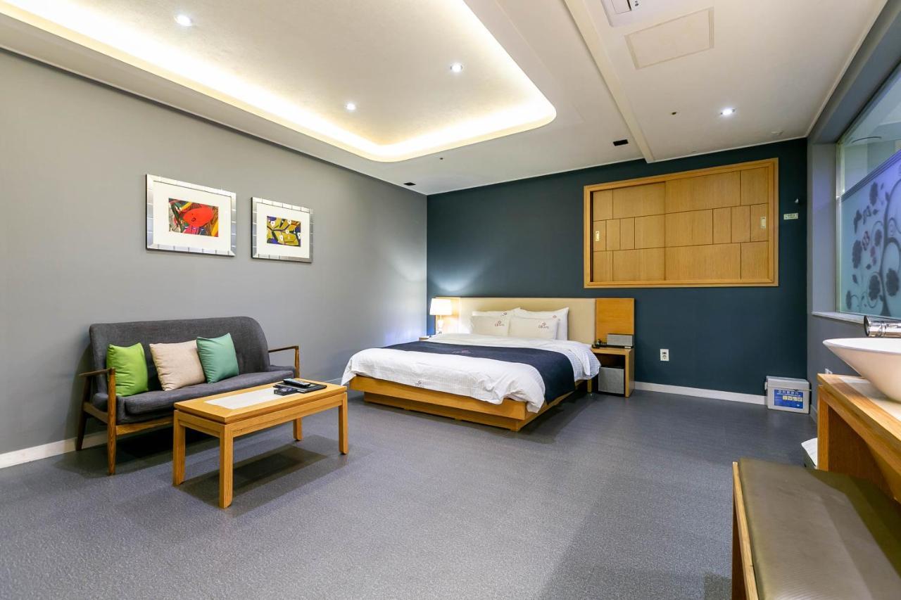 Seomyeon Ib Hotel Busan Dış mekan fotoğraf