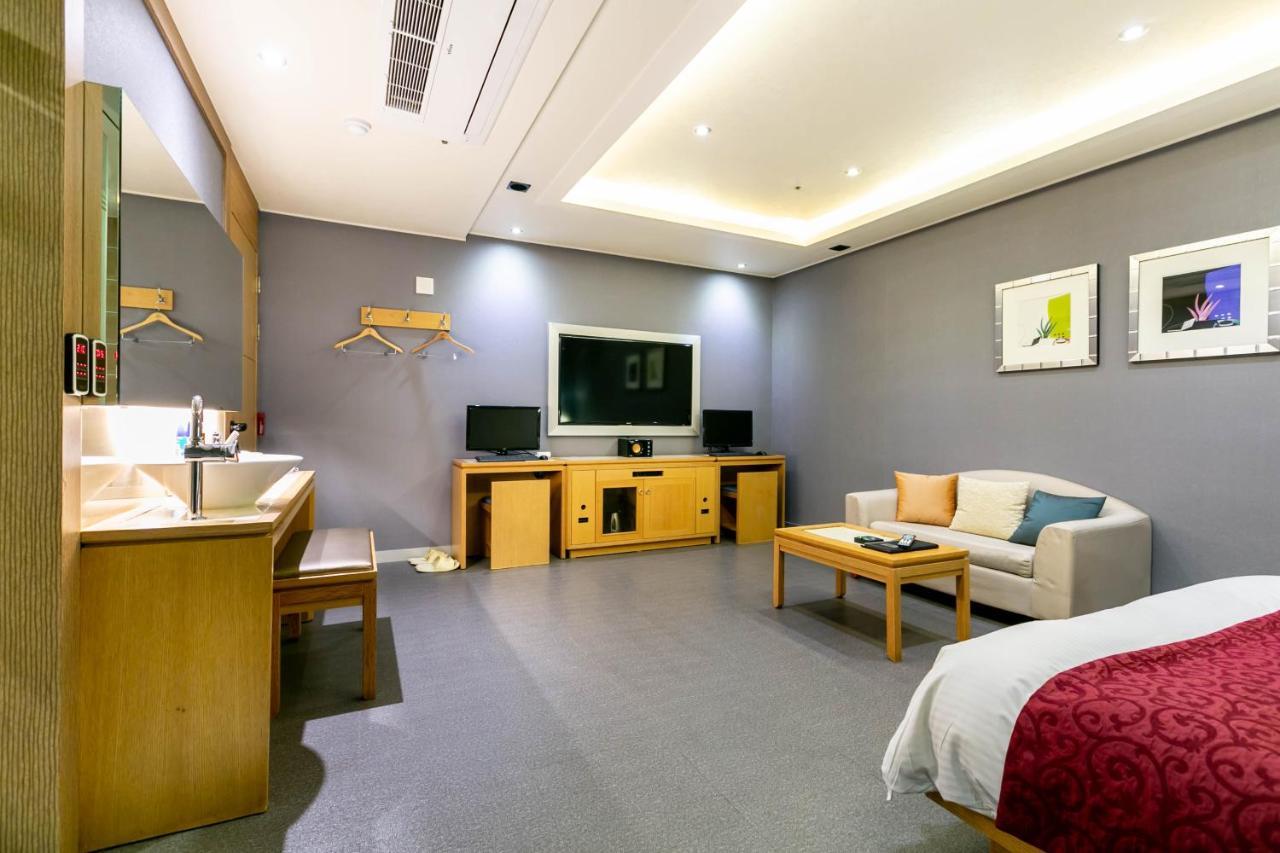 Seomyeon Ib Hotel Busan Dış mekan fotoğraf